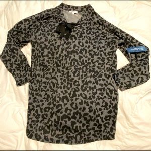 NWT Woman’s long sleeved front tie sweater